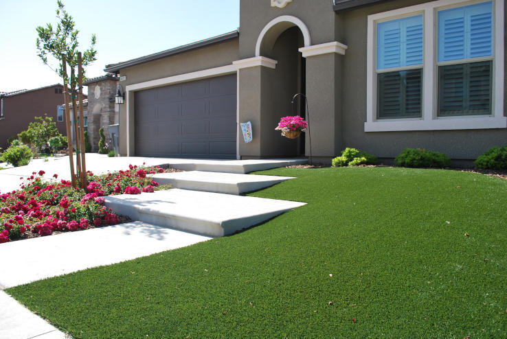 Embrace Sustainable Living in Toronto with an Artificial Lawn