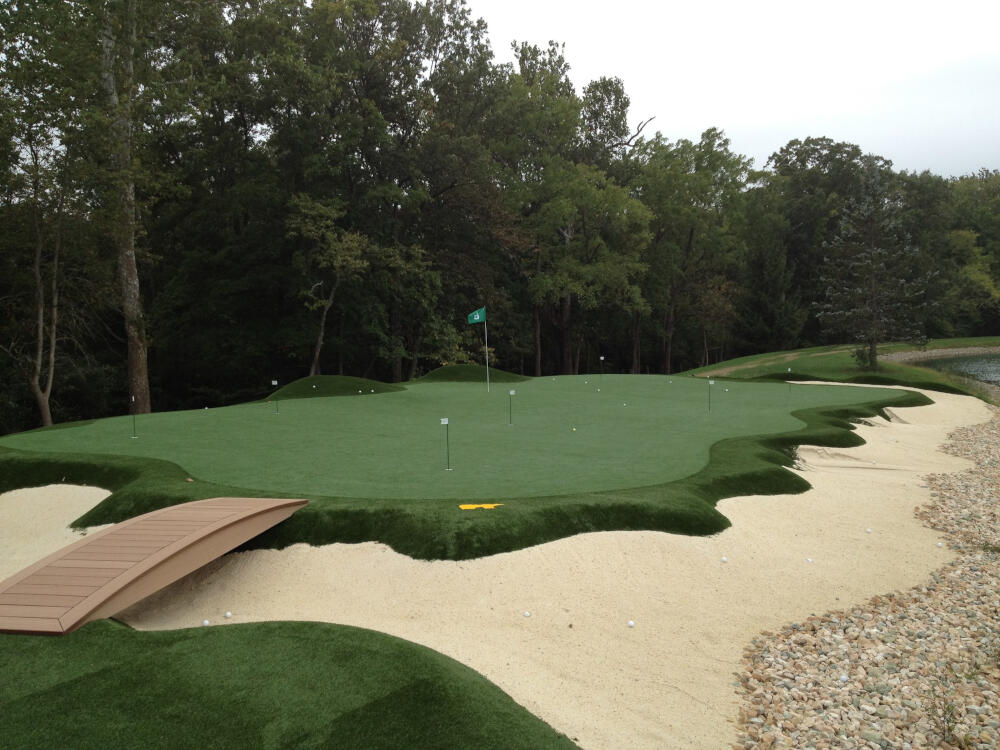 Toronto artificial putting green