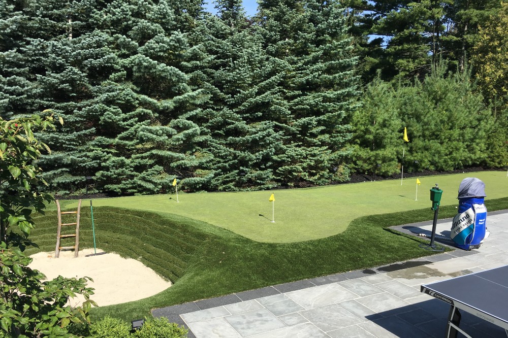 backyard&#32;putting&#32;green&#32;(2)