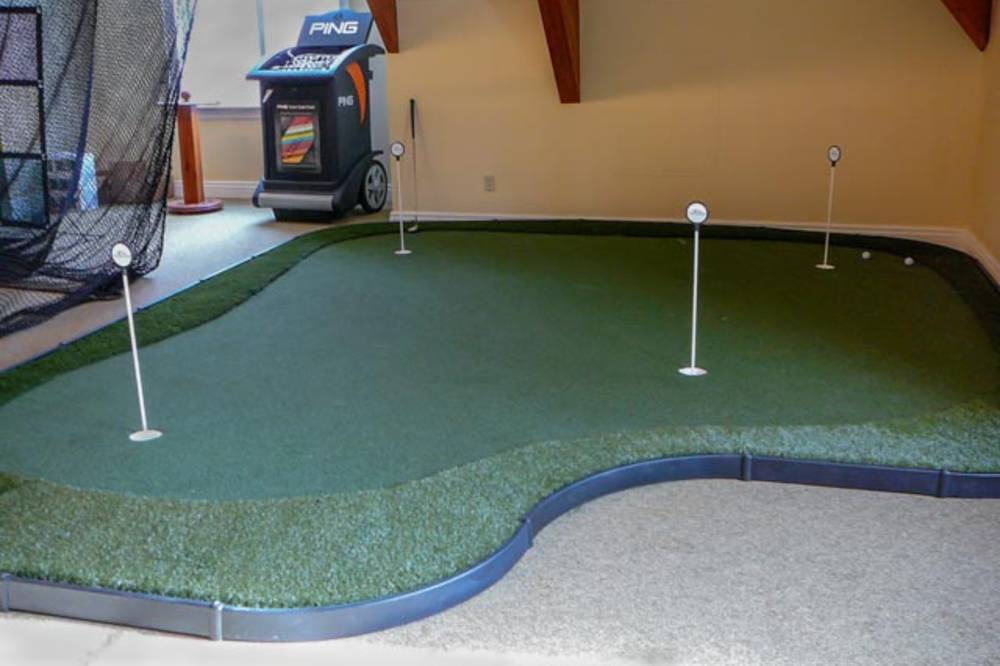 indoor&#32;putting&#32;green&#32;(2)