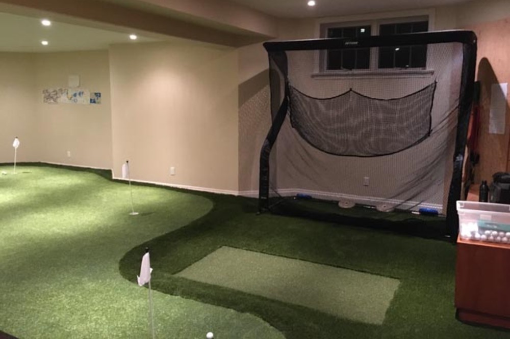 indoor putting green